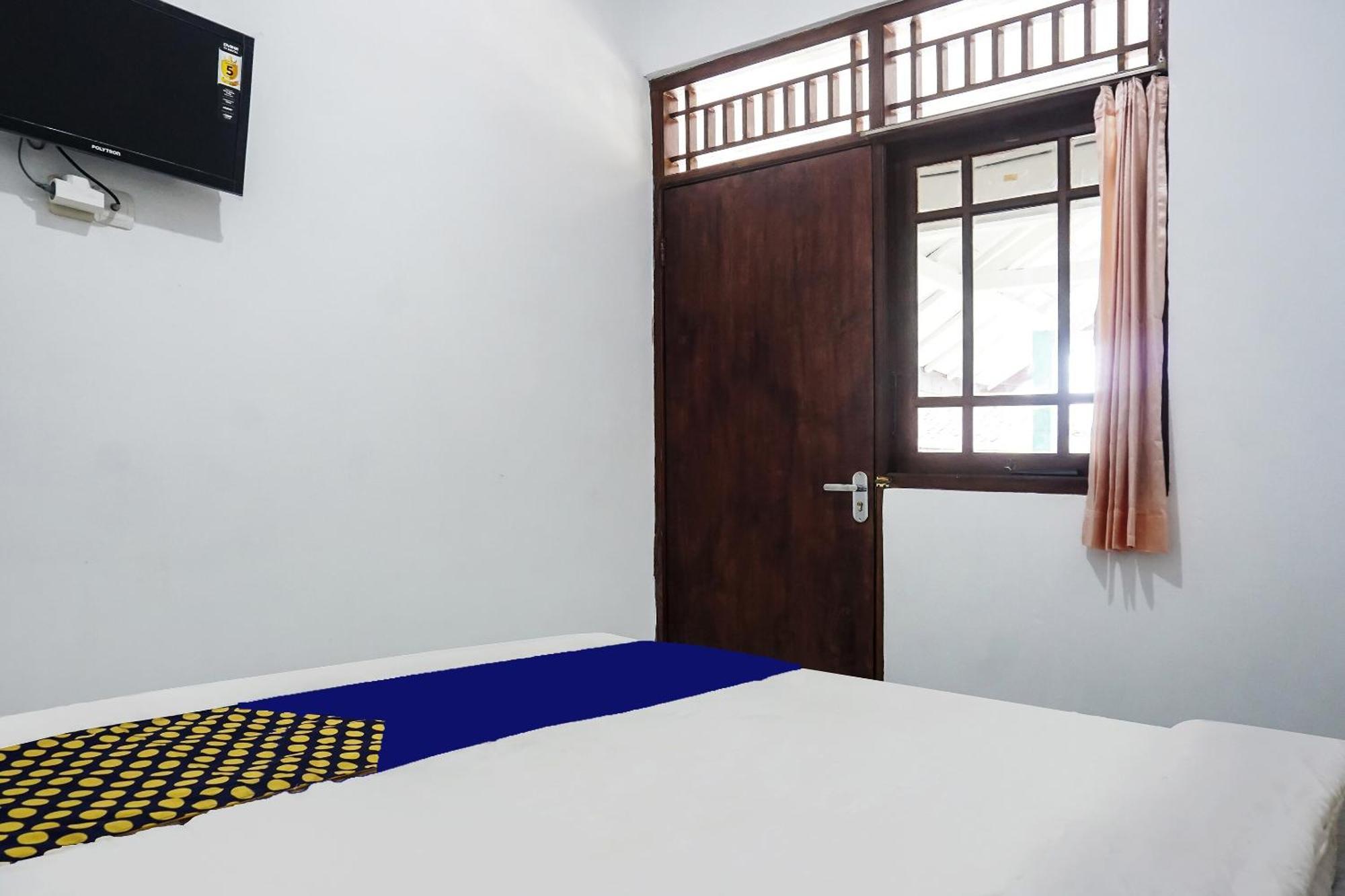 Oyo 90928 Wisma Asri Putra Syariah โบกอร์ ภายนอก รูปภาพ