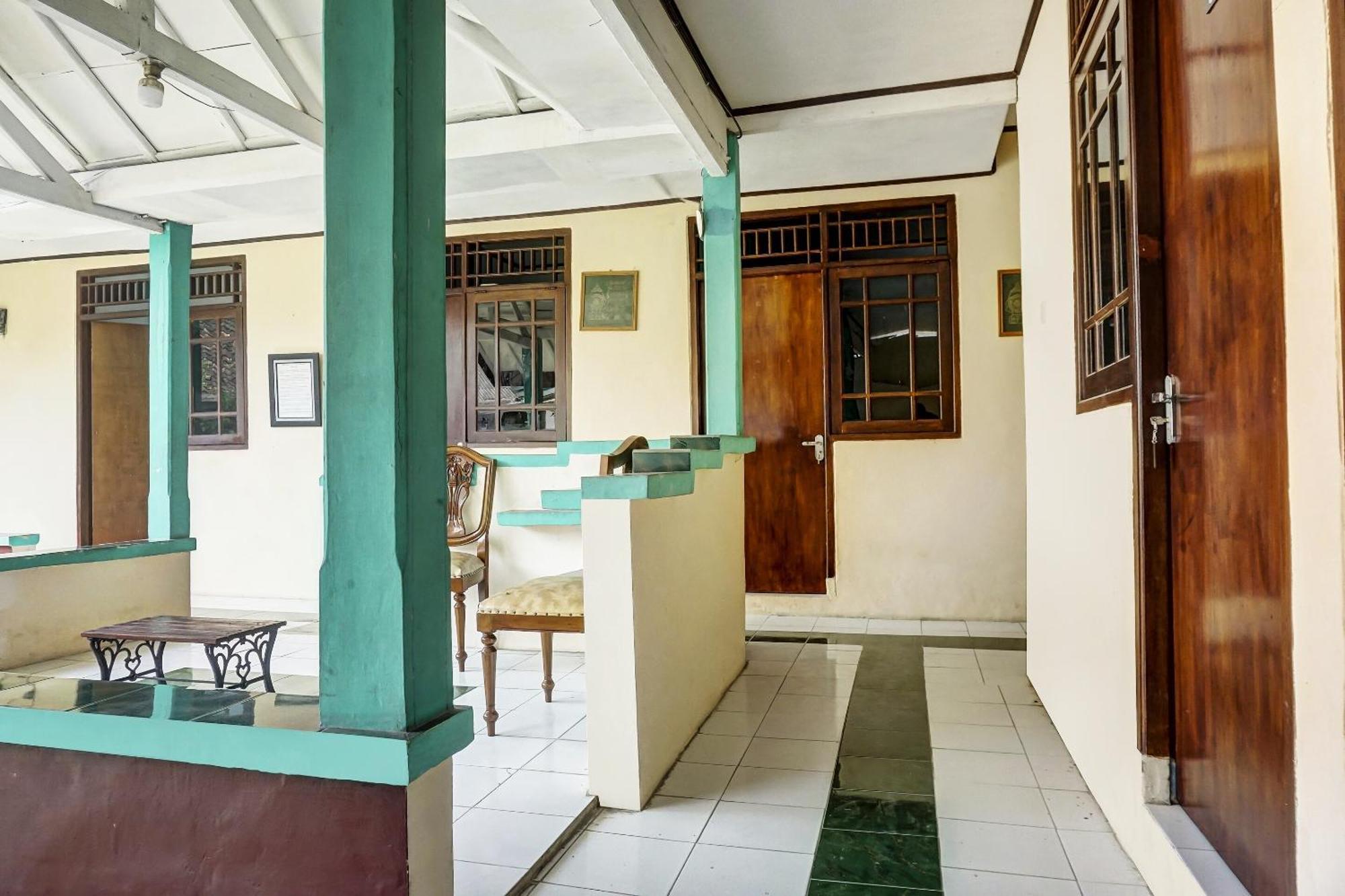 Oyo 90928 Wisma Asri Putra Syariah โบกอร์ ภายนอก รูปภาพ